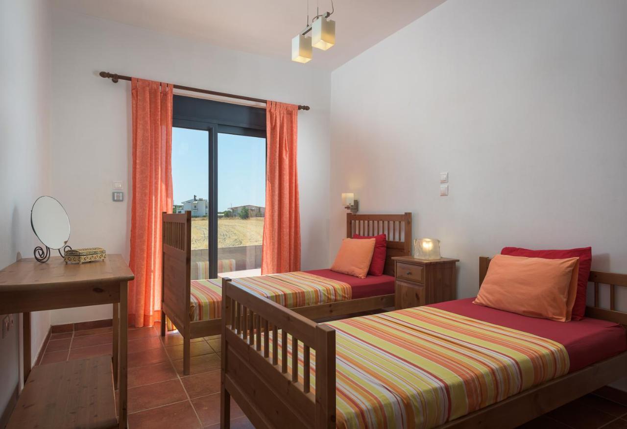 Cristelia Seafront&Pool Villa Lakhania Esterno foto